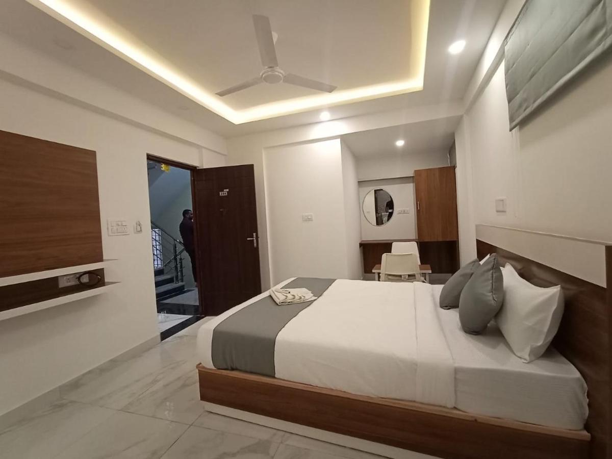 Royal N Deluxe Otel Bangalore Dış mekan fotoğraf