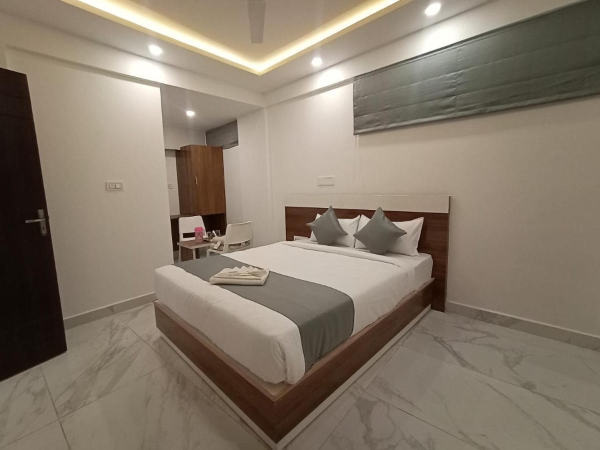 Royal N Deluxe Otel Bangalore Dış mekan fotoğraf